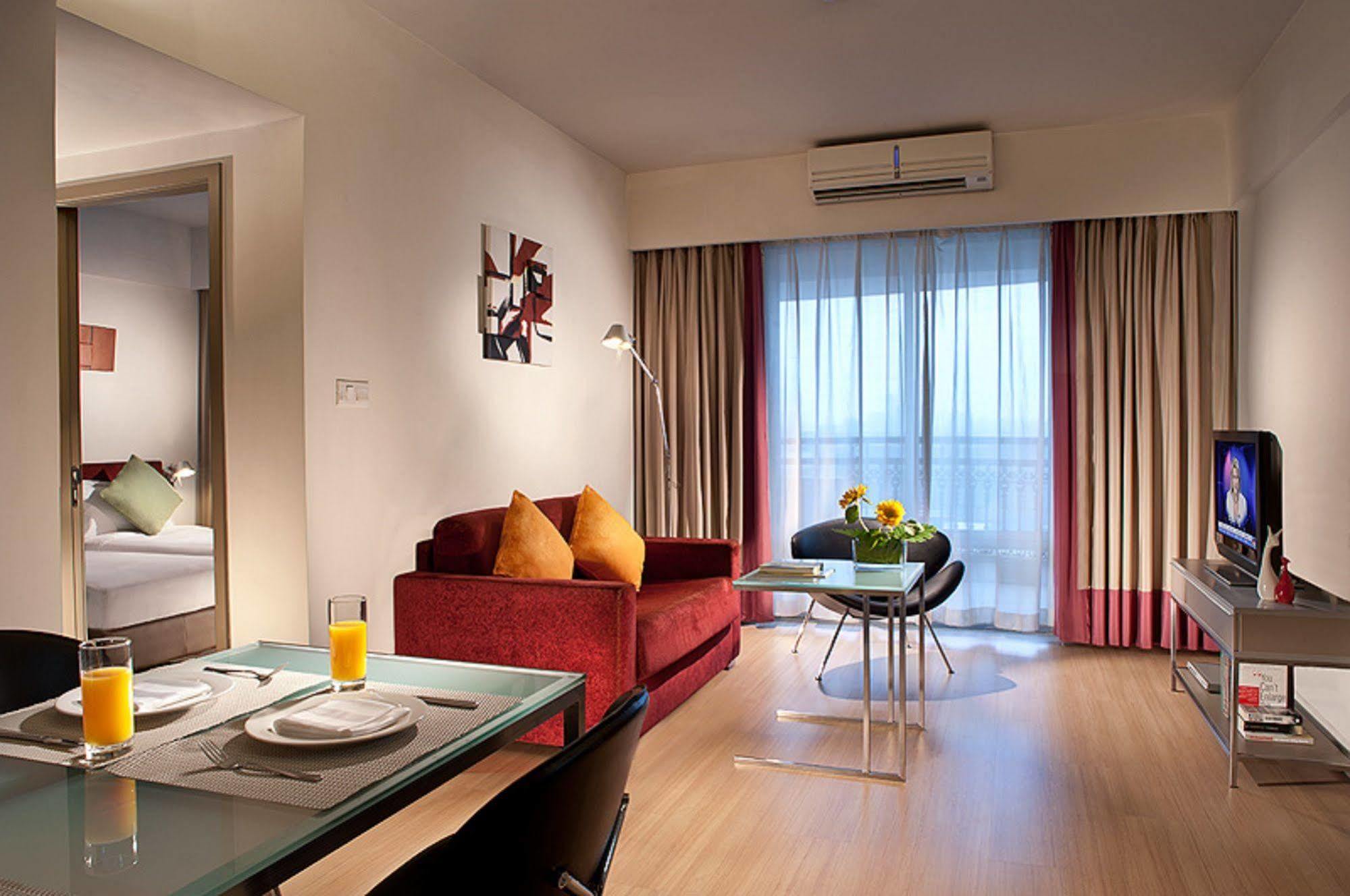 Citadines Biyun Shanghai Bagian luar foto
